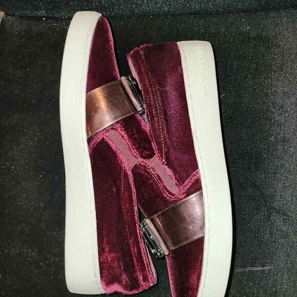 Micheal Kors Michelle Sneakers NWOT - Picture 2 of 7